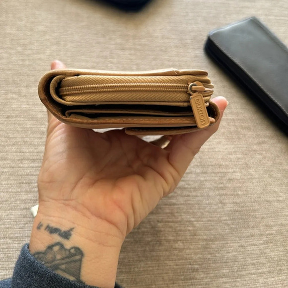 Camel colored genuine cowhide leather wallet by Buxton - Picture 10 of 10